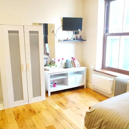White'S Row Resident Apartment London Room photo